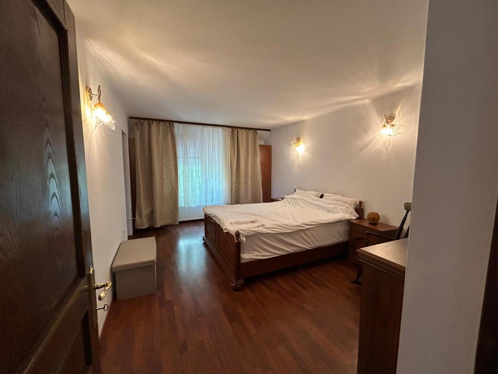 Vila De Inchiriat Aproape De Therme Balotesti Kültér fotó
