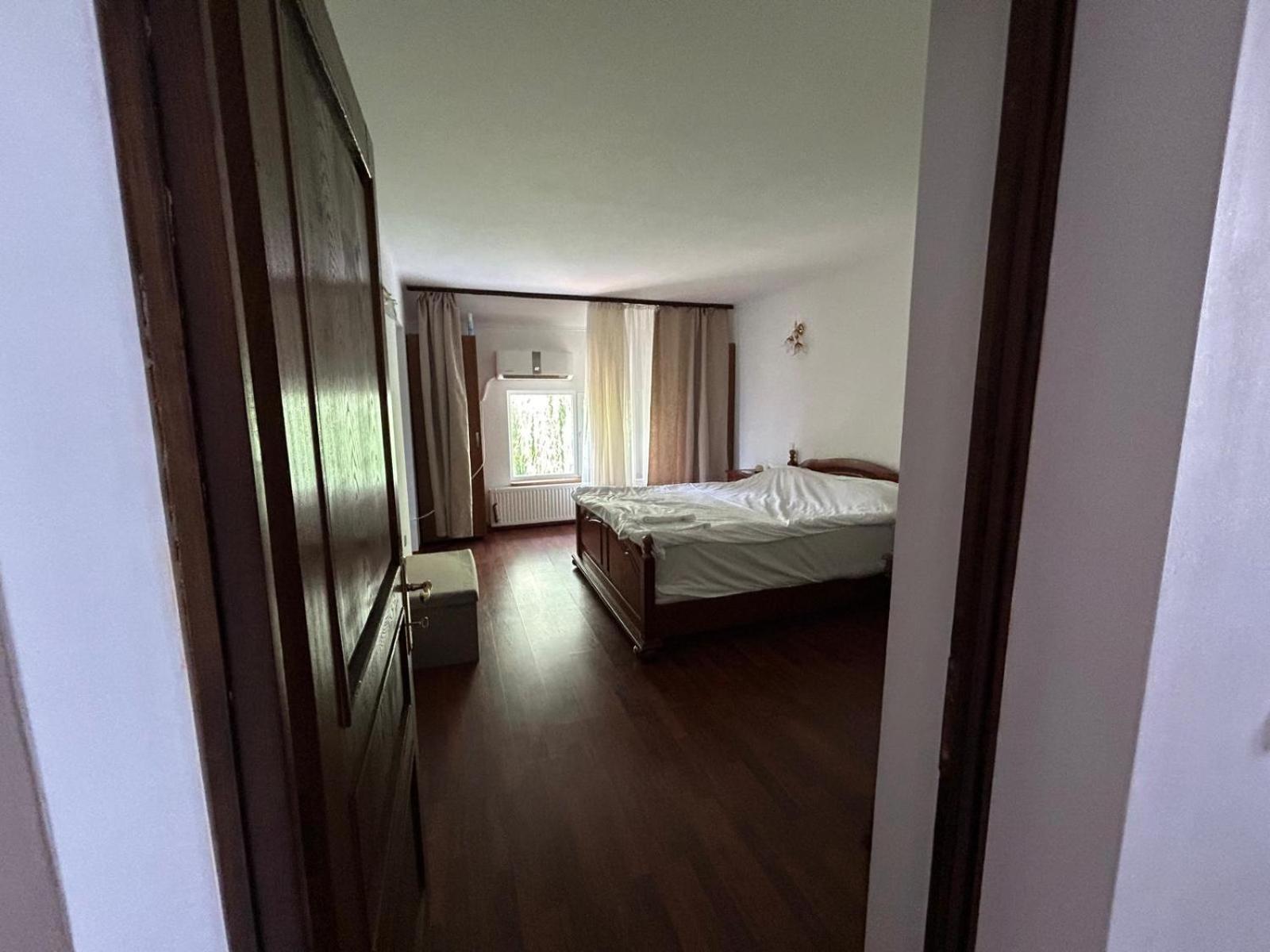 Vila De Inchiriat Aproape De Therme Balotesti Kültér fotó
